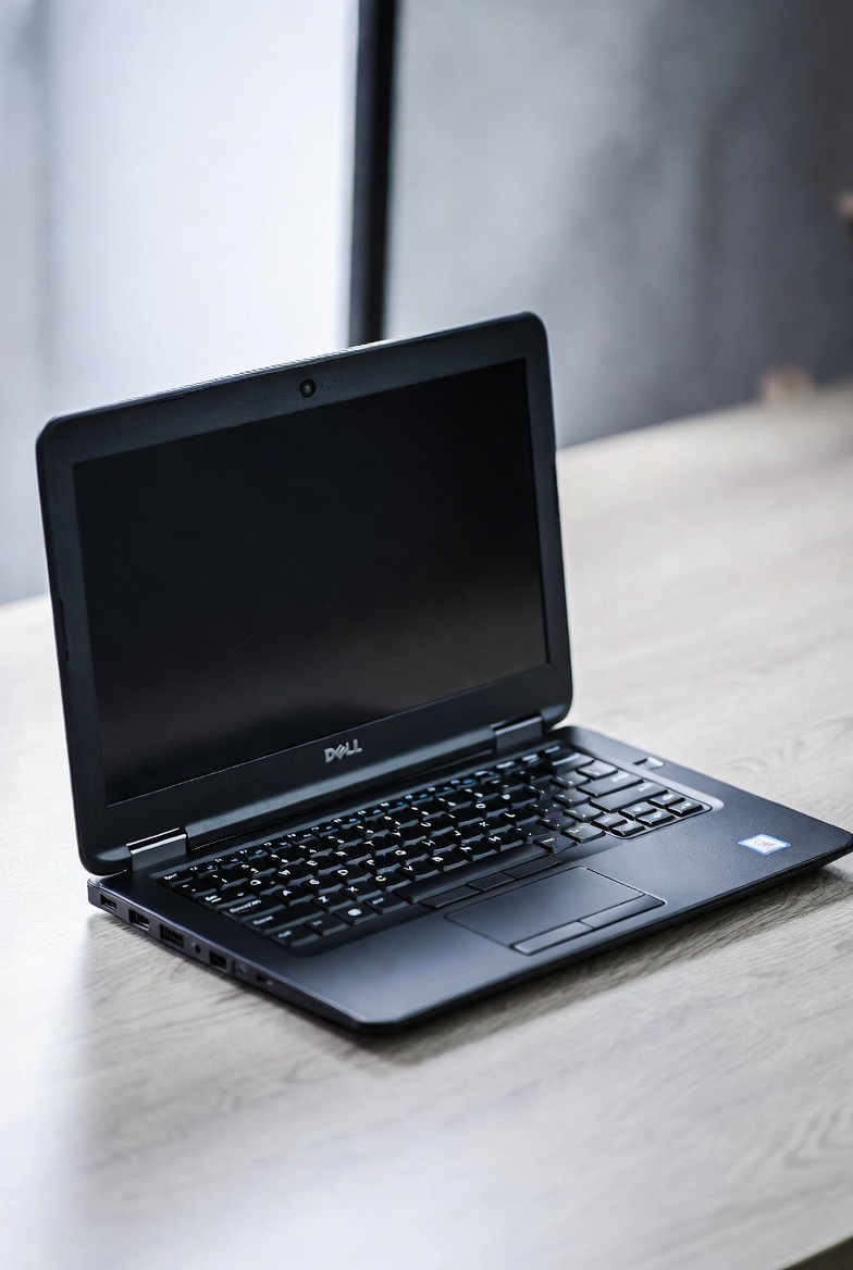 Portable premier prix Dell latitude i3 128